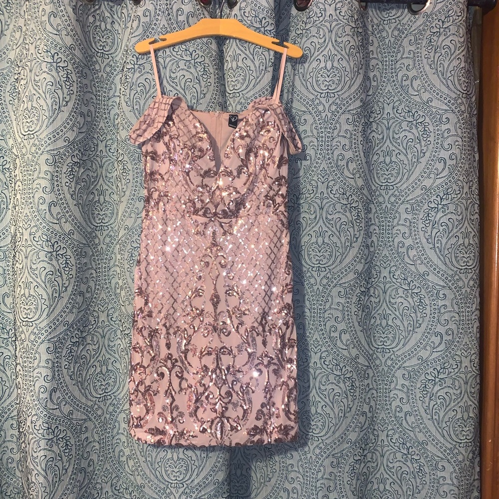 Lilac dress with purple sequin pattern
